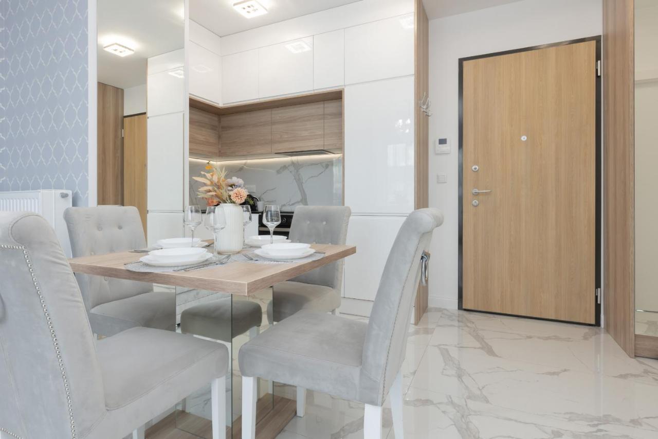 Cosy Apartment On Wola Goleszowska By Noclegi Renters Варшава Экстерьер фото